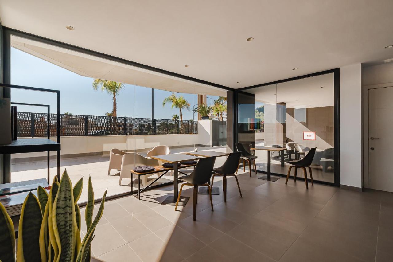 Modern Sea Front Sea Waves Apartment Alicante Bagian luar foto
