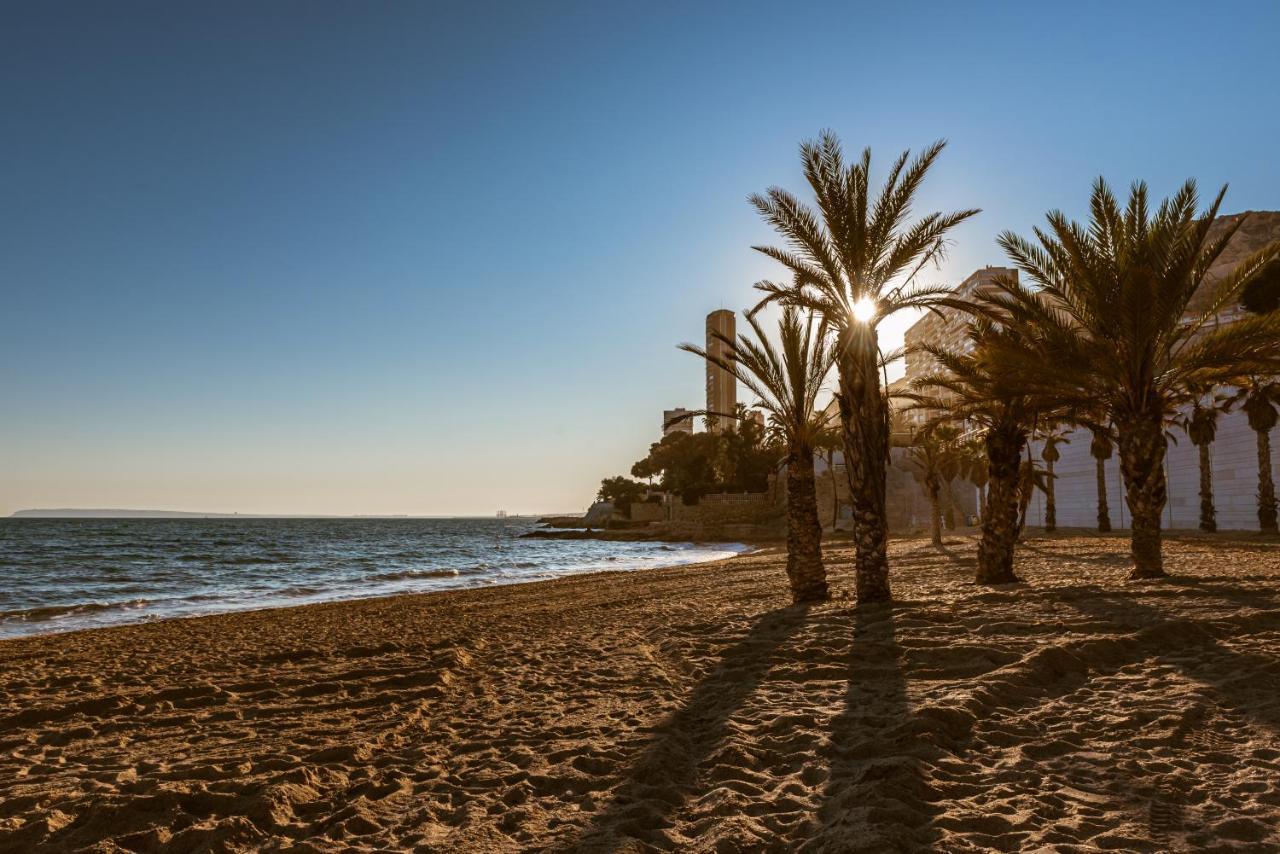 Modern Sea Front Sea Waves Apartment Alicante Bagian luar foto