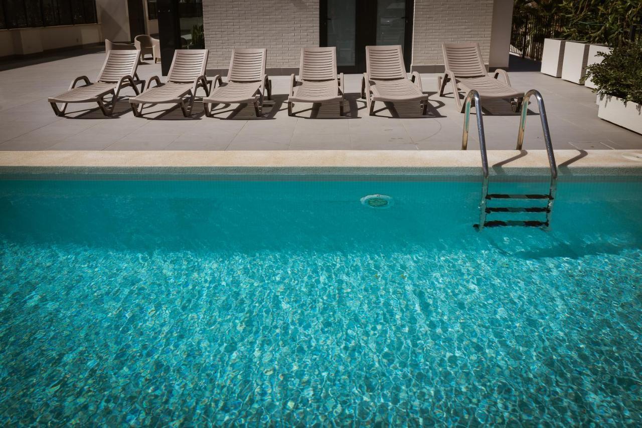 Modern Sea Front Sea Waves Apartment Alicante Bagian luar foto